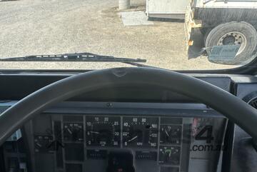 1998 International Acco 1850G 4x2 Compactor