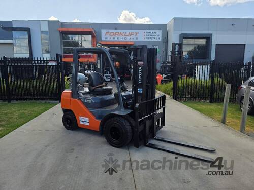 Toyota Forklift 2.5T Container Mast Dual Wheel (Unit#: U928)