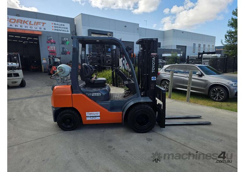 Toyota Forklift 2.5T Container Mast Dual Wheel (Unit#: U928)