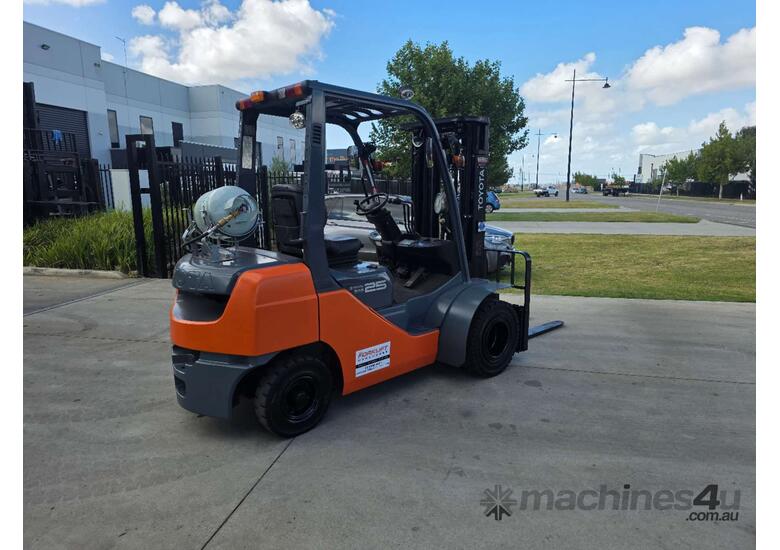 Toyota Forklift 2.5T Container Mast Dual Wheel (Unit#: U928)