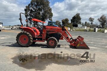 Kubota 2015   L5740D Tractor