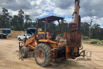 Case   580D Backhoe