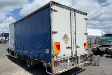 2009 Nissan UD MKB37A Curtainsider