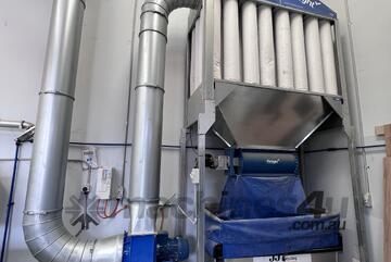 Like New Airtight Dust Extraction unit with duct pipe