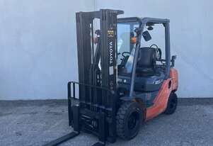 Toyota 2.5T Container Mast Forklift