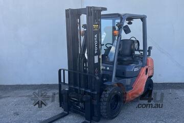 Toyota 2.5T Container Mast Forklift