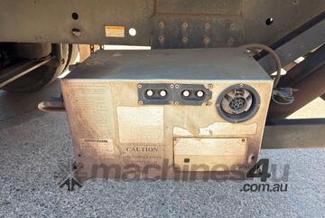 Hino 2004   GH 500 Curtainsider