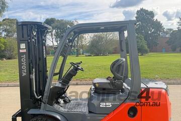 2021 Toyota 62-8FD25 2.5T Diesel Forklift 4.7M Lift Height with 360 Cascade Rotator