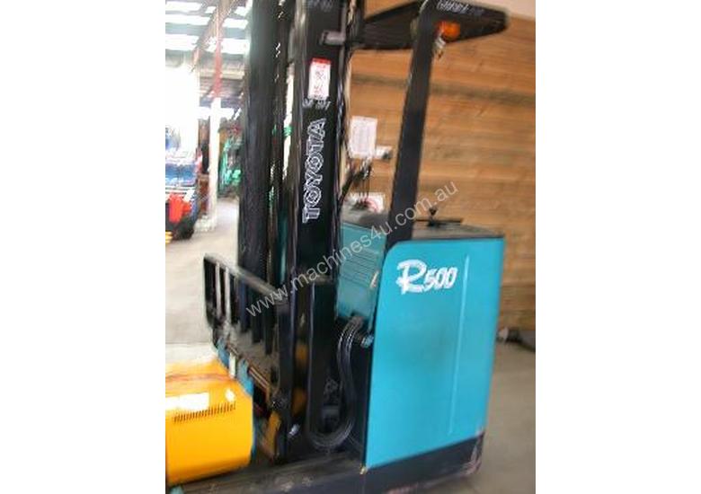 caption Toyota 1.5 Ton Electric Reach Truck Froklift