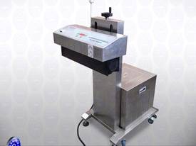 Digitally controlled Induction Sealer- water coole - picture0' - Click to enlarge