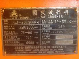 Shanbao PEX-250 X 1000 Jaw Crusher/Granulator with motor - picture2' - Click to enlarge