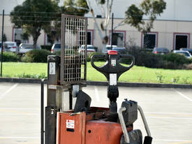 2006 TOYOTA SWE160D Walkie Stackers - picture2' - Click to enlarge