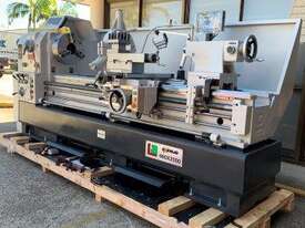Taiwanese Centre Lathe, Ø 660x2000mm Turning Capacity , Ø 104mm Bore - picture0' - Click to enlarge