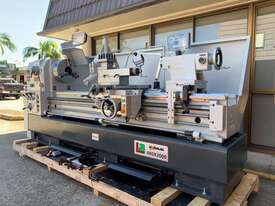Taiwanese Centre Lathe, Ø 660x2000mm Turning Capacity , Ø 104mm Bore - picture0' - Click to enlarge