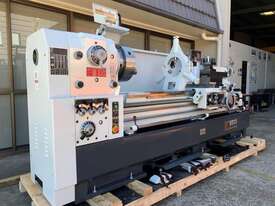 Taiwanese Centre Lathe, Ø 660x2000mm Turning Capacity , Ø 104mm Bore - picture1' - Click to enlarge
