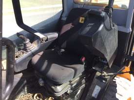 Like new Skidsteer - picture1' - Click to enlarge