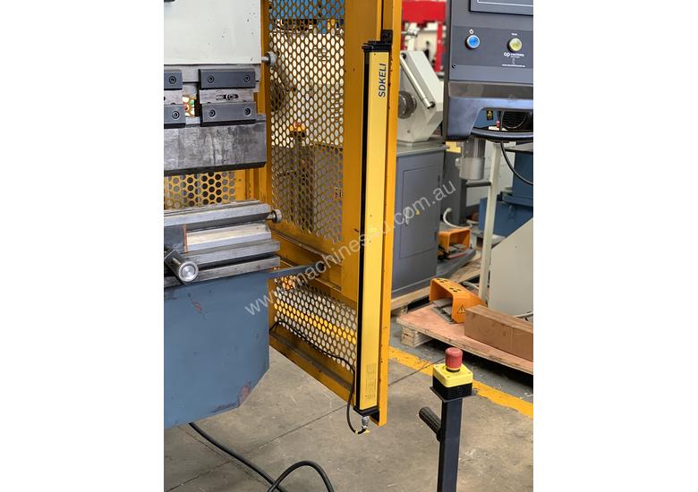 caption New Retro Fit 2 Axis NC Controller & Laser Guards - MAXI 4000mm x 125T Hydraulic Pressbrake