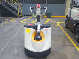 Crown Electric Pallet Mover - picture0' - Click to enlarge