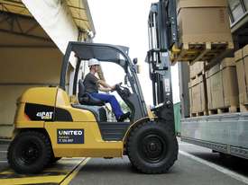 Caterpillar 4.5 Tonne Diesel Counterbalance Forklift - picture2' - Click to enlarge