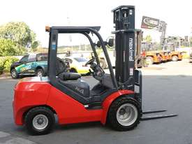 3.5 T Diesel or LPG Forklift, 4.5m 3 stage mast, side shift, solid tyres. Rent to Own available - picture1' - Click to enlarge