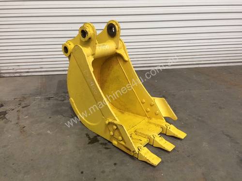 UNUSED 360MM TOOTHED TRENCHING BUCKET TO SUIT 4-6T EXCAVATOR D900