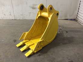 UNUSED 360MM TOOTHED TRENCHING BUCKET TO SUIT 4-6T EXCAVATOR D900 - picture1' - Click to enlarge