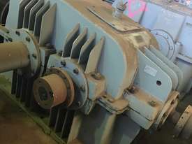 375 kw 500 hp Reduction Gearbox 9.98:1 ratio - picture0' - Click to enlarge