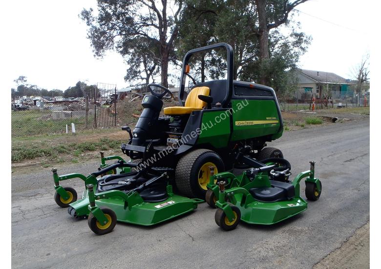 caption John Deere 1600 Wide Area mower Lawn Equipment