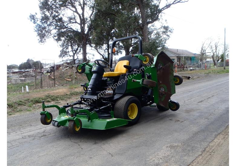 caption John Deere 1600 Wide Area mower Lawn Equipment