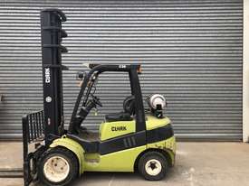 Clark C30L Counterbalance 3 tonne LPG Forklift - picture0' - Click to enlarge