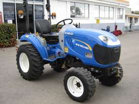 New Holland Boomer 25 FWA/4WD Tractor - picture1' - Click to enlarge