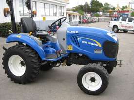 New Holland Boomer 25 FWA/4WD Tractor - picture2' - Click to enlarge