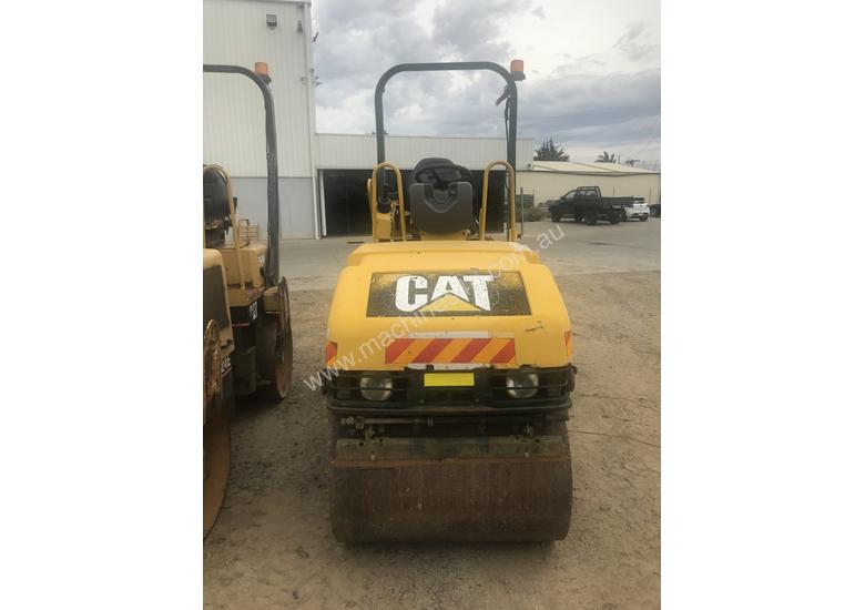 caption 2004 Caterpillar CB214E Compaction Roller