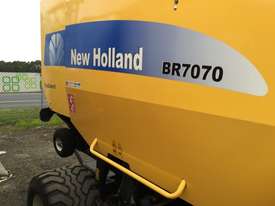 New Holland BR7070 Round Baler Hay/Forage Equip - picture2' - Click to enlarge