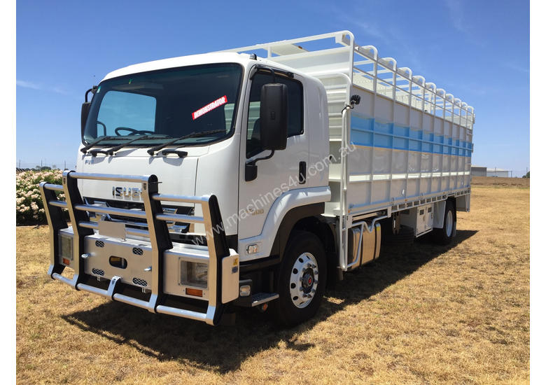 caption Isuzu FVR 165-300 Stock/Cattle crate Truck