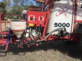 Croplands Pegasus tow-behind sprayer - picture1' - Click to enlarge