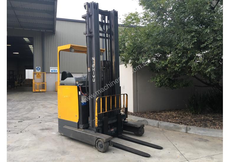 caption 2.0T Battery Electric Sit Down Reach Truck