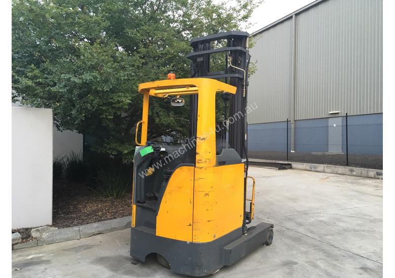 caption 2.0T Battery Electric Sit Down Reach Truck