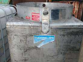 1000L chemical storage tank - picture2' - Click to enlarge