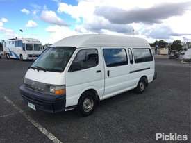1995 Toyota Hiace - picture2' - Click to enlarge