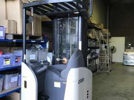 Crown electric reach truck RR 5700 - picture0' - Click to enlarge