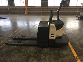 Electric Forklift Rider Pallet PE Series 2007 - picture0' - Click to enlarge
