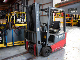 1.8T 3 Wheel Battery Electric Forklift - picture0' - Click to enlarge