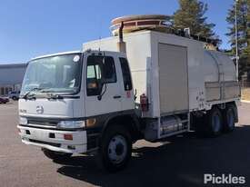 2002 Hino FM1J - picture2' - Click to enlarge