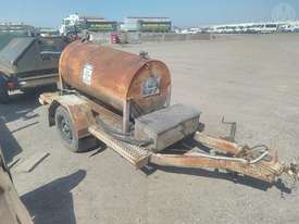 Custom Fuel Tanker - picture0' - Click to enlarge