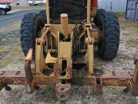 Caterpillar Grader 140G - picture2' - Click to enlarge