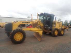 Komatsu GD555-3A Grader - picture0' - Click to enlarge