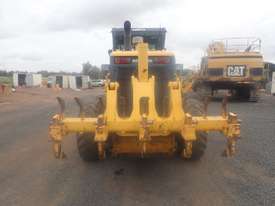 Komatsu GD555-3A Grader - picture2' - Click to enlarge