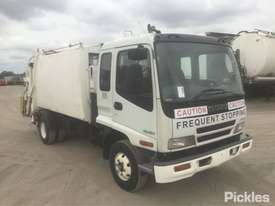 2004 Isuzu FRR500 - picture0' - Click to enlarge