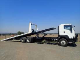 2018 Isuzu FXY 240/350 6x4, Tilt Tray - picture2' - Click to enlarge